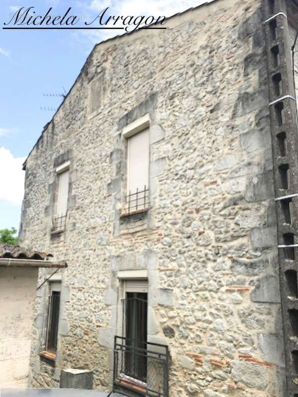 Maison à SAINT-PASTOUR