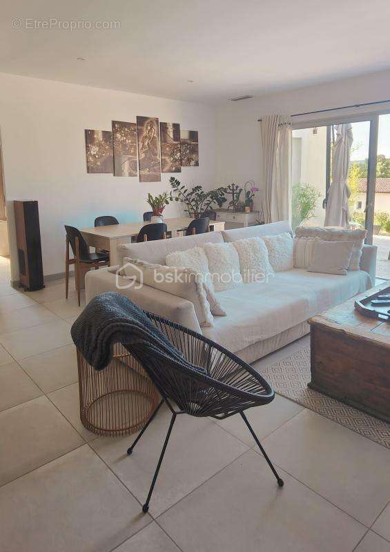 VISAN – Maison contemporaine de plain-pied avec piscine, prestations haut de gamme et environnement privilégié - photo 3