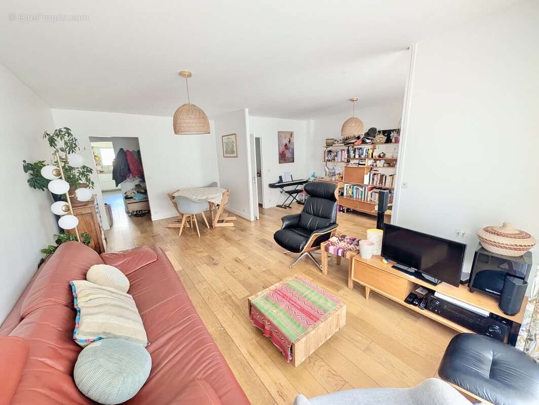 Appartement à PARIS-19E