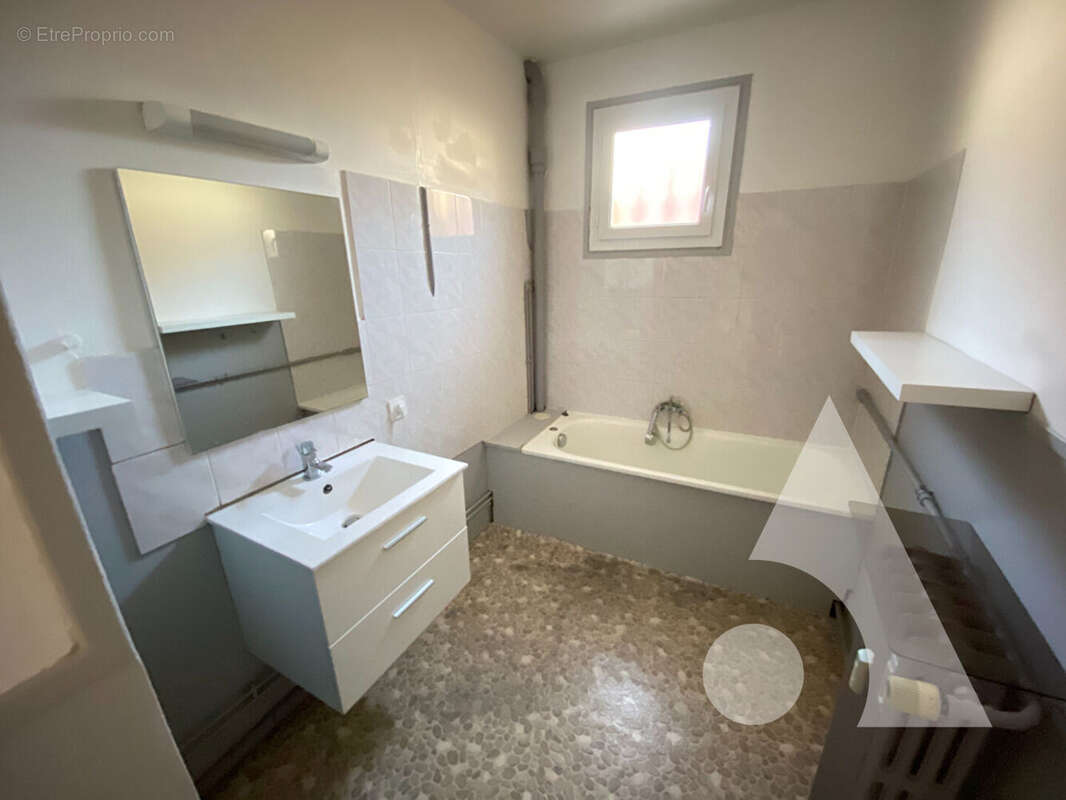 Appartement La Chapelle Saint Luc 3 pièce(s) - photo 4