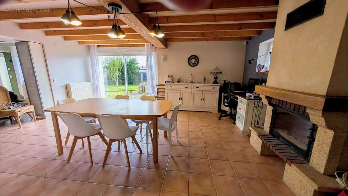 Maison à REIGNAC