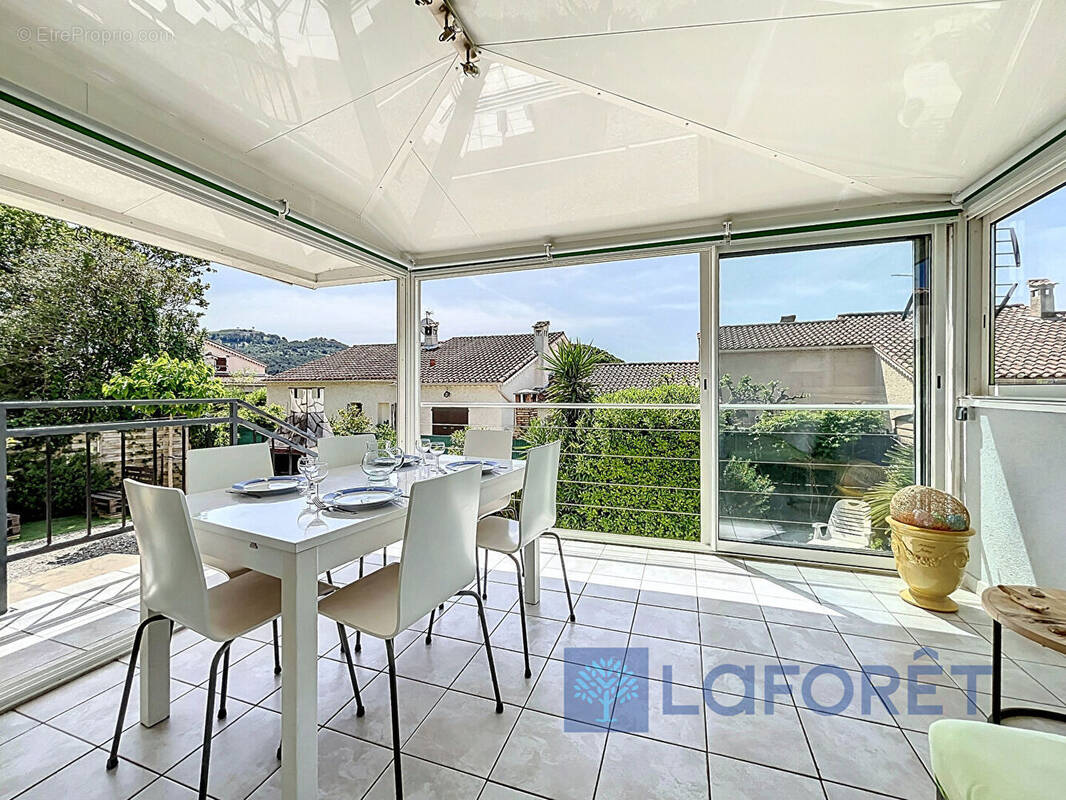 Appartement à SIX-FOURS-LES-PLAGES