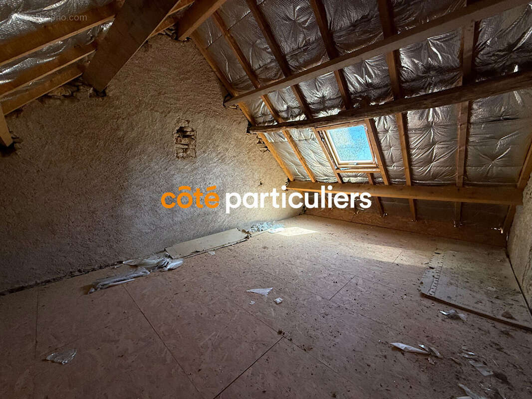 Maison à AUGY-SUR-AUBOIS