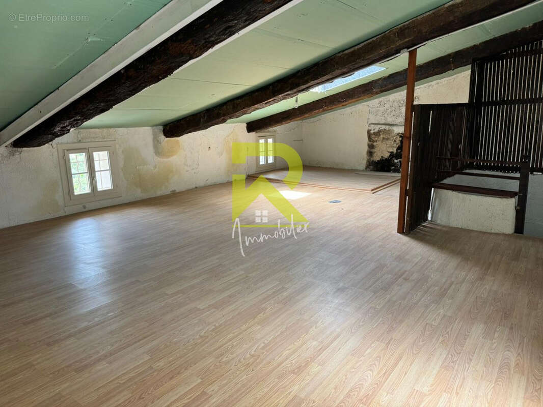 Maison à DUILHAC-SOUS-PEYREPERTUSE