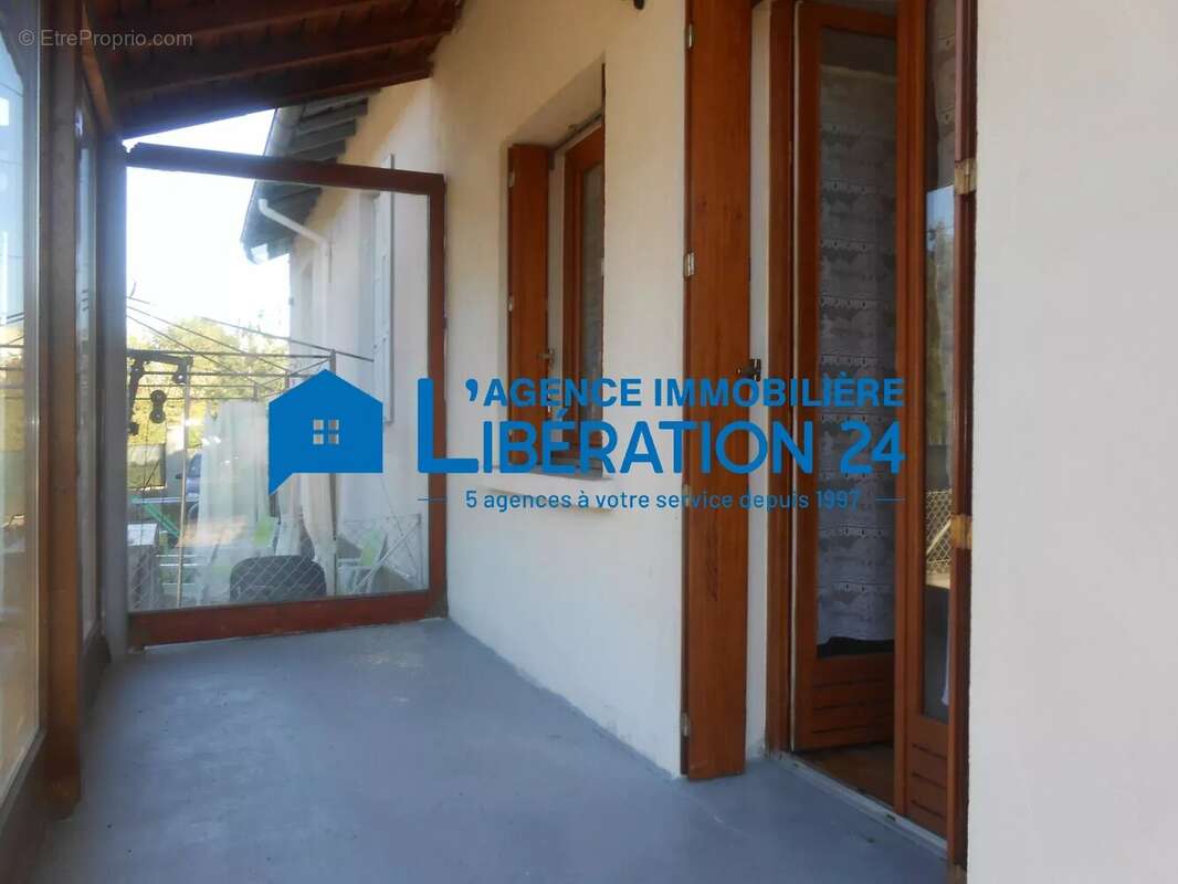 Maison à LE CHAMBON-FEUGEROLLES