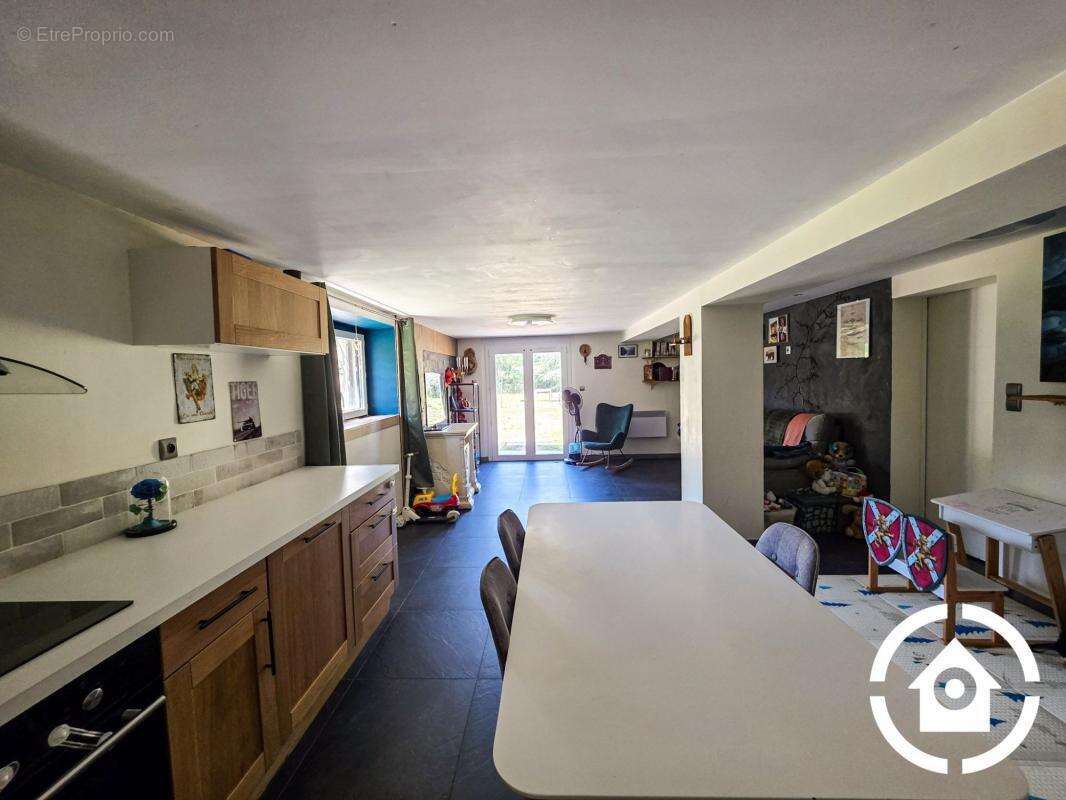 ? Maison familiale sur sous-sol - 4 chambres + studio - T - photo 20