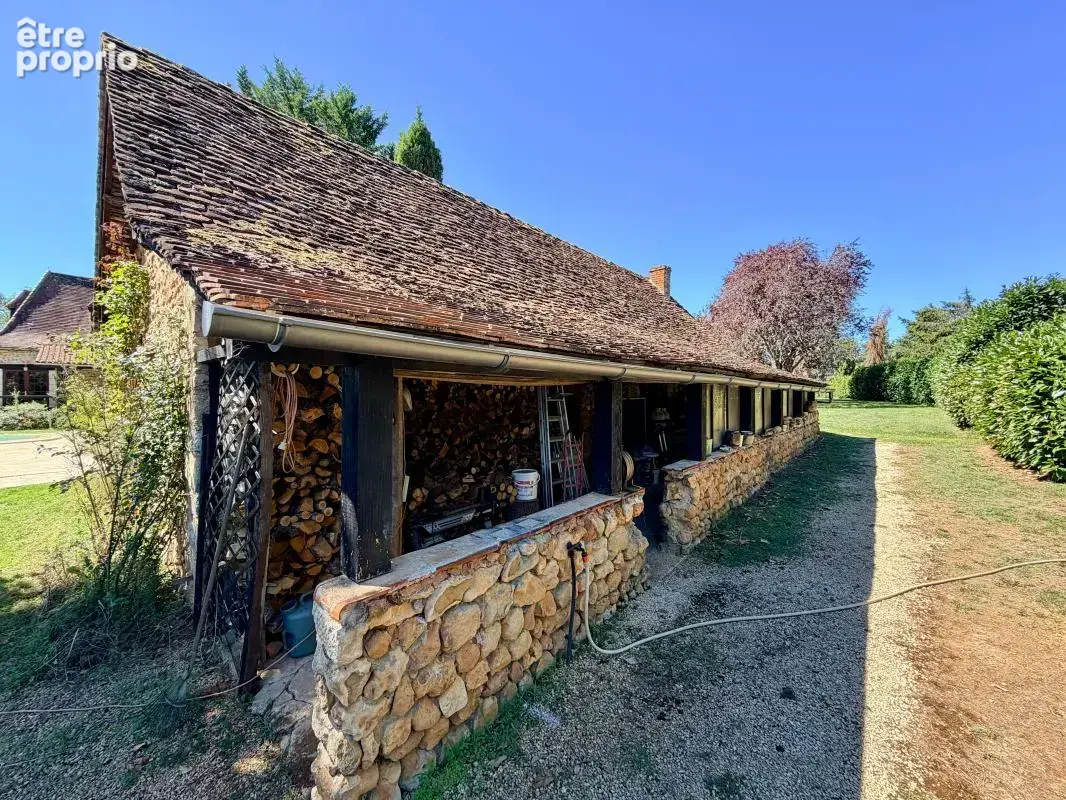 Trois maisons en pierre, piscine et étang - photo 28
