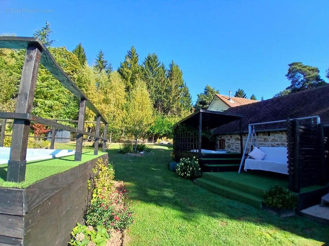 20251013_113521 - Maison à SAINT-PRIEST-LES-FOUGERES