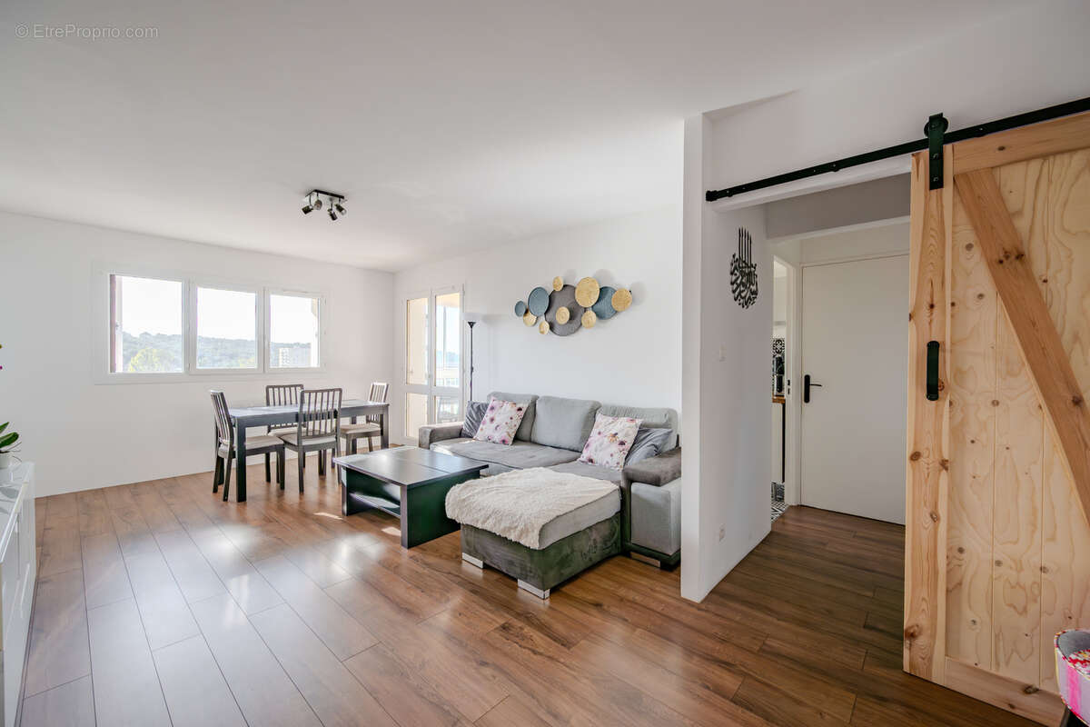 Appartement à LA VALETTE-DU-VAR