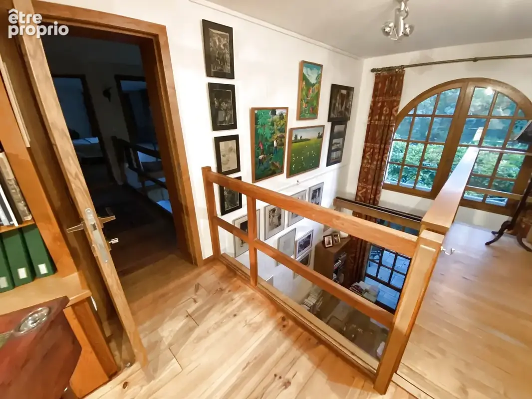 Dans un Domaine fortifiée médiéval, maison en pierres avec 249m2 habitables avec jardin privatif et paysagé - photo 18