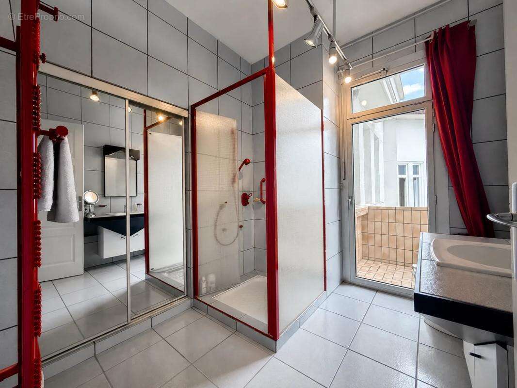 Appartement de 5 pièces de 174 m² à Saint-Étienne - photo 13