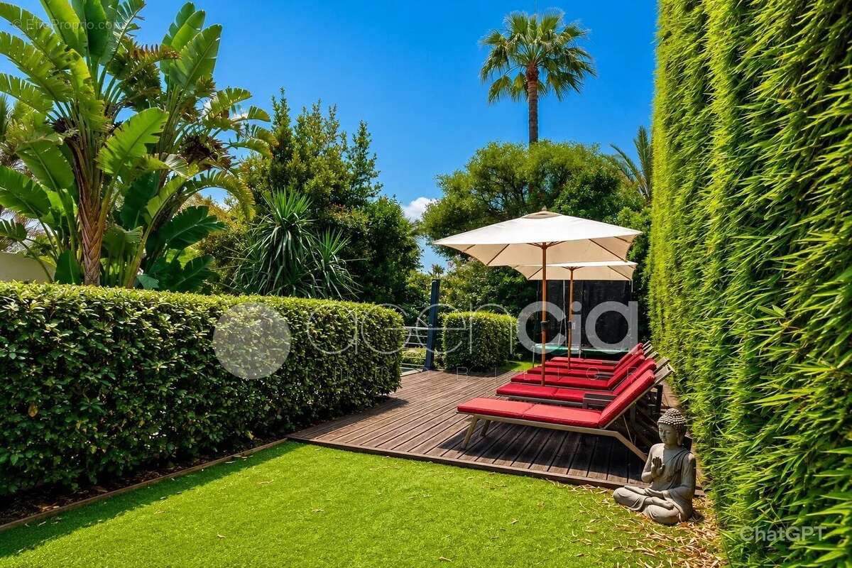 Rare propriété avec jardin privé et piscine - photo 2