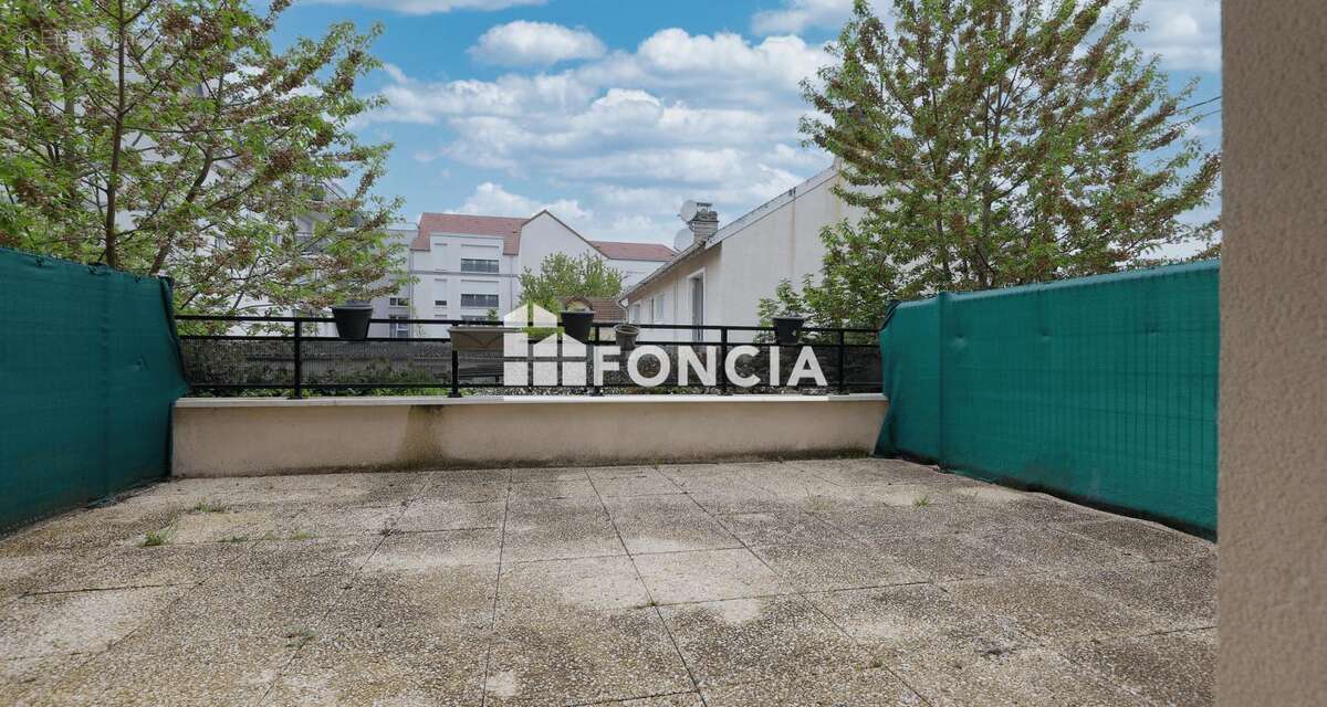 Appartement à DAMMARIE-LES-LYS