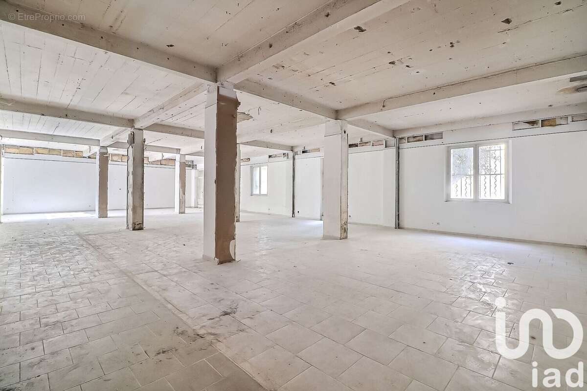 Appartement 1200 m² à Nimes  - photo 7