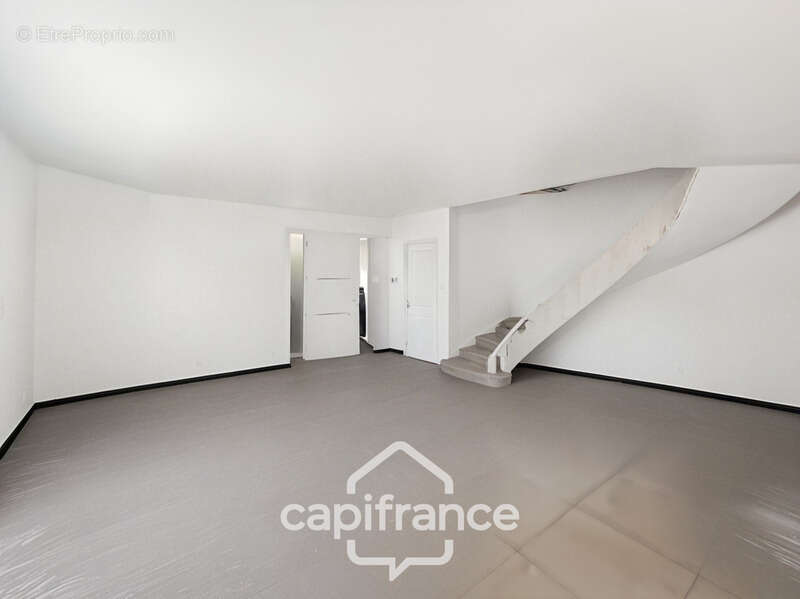 Maison à FENAY