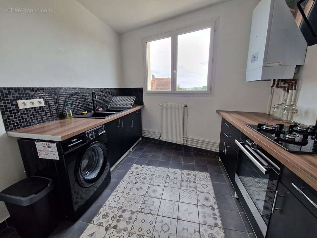 Appartement à LE MESNIL-LE-ROI