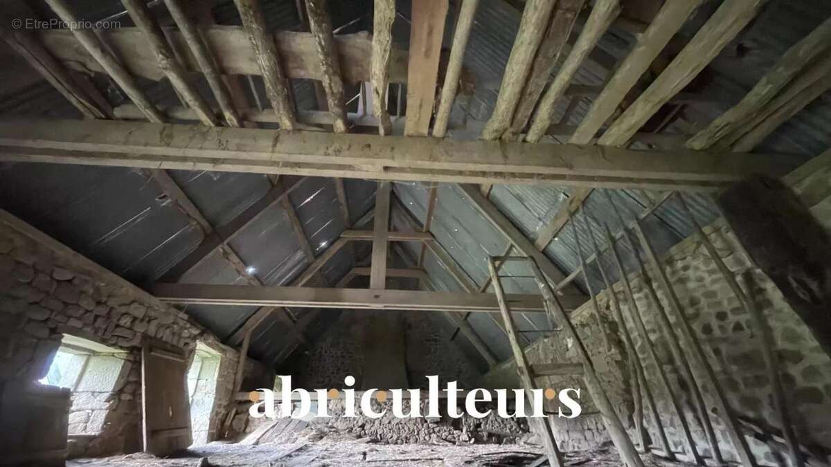 Maison à SAINT-SEVER-CALVADOS