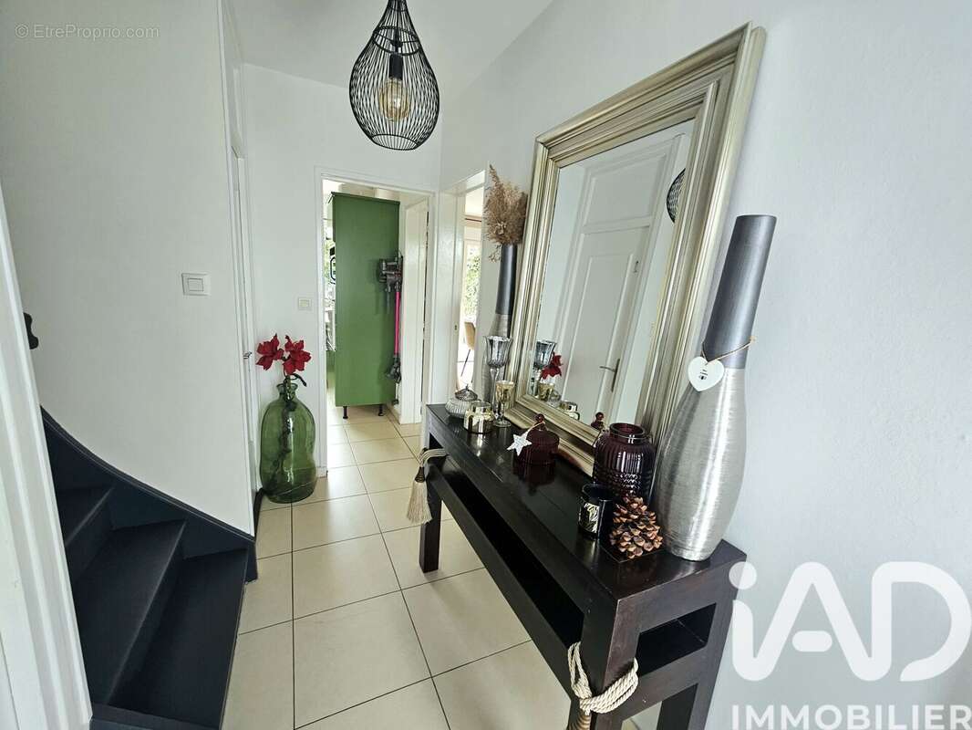 Photo 2 - Maison à FAMARS
