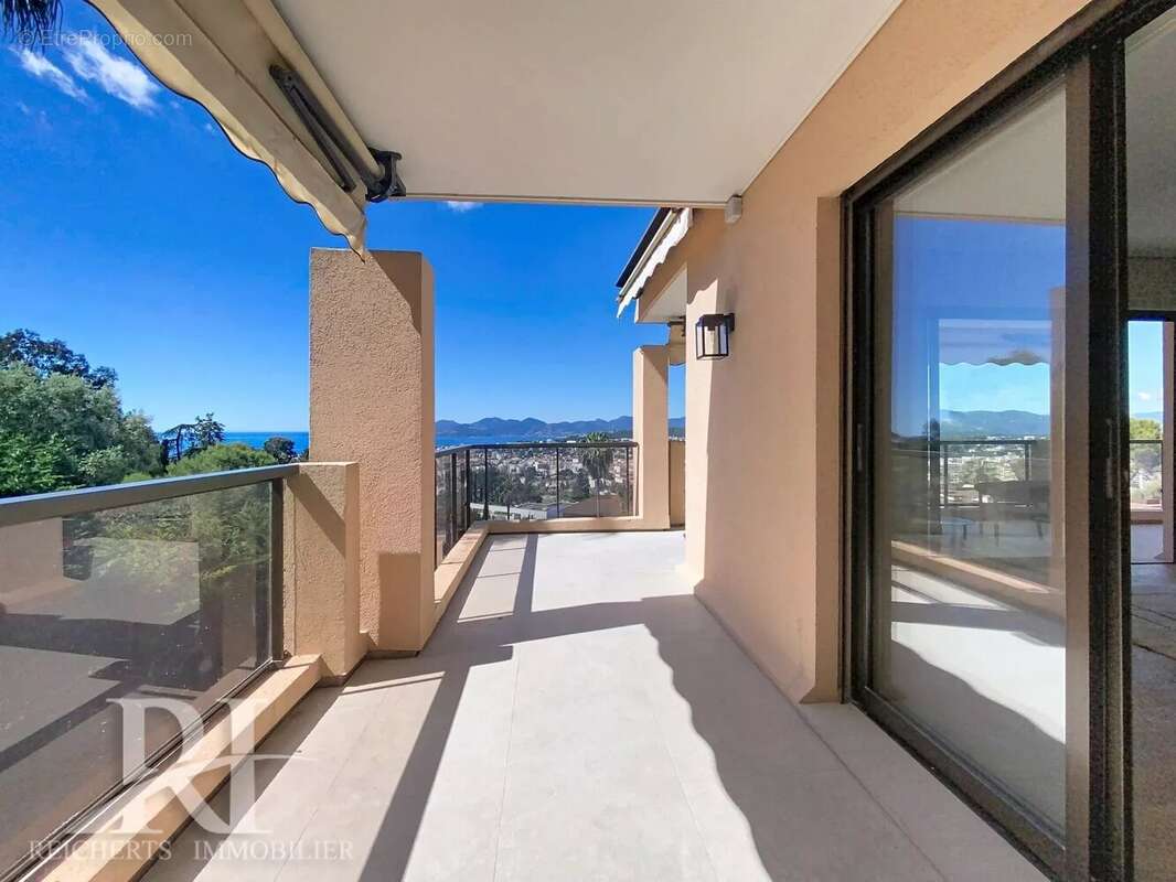 Appartement à LE CANNET