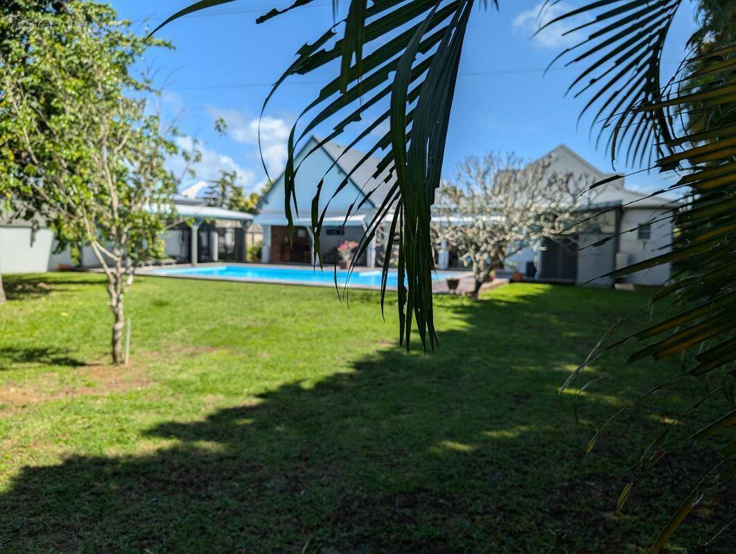 Maison à PETIT-BOURG