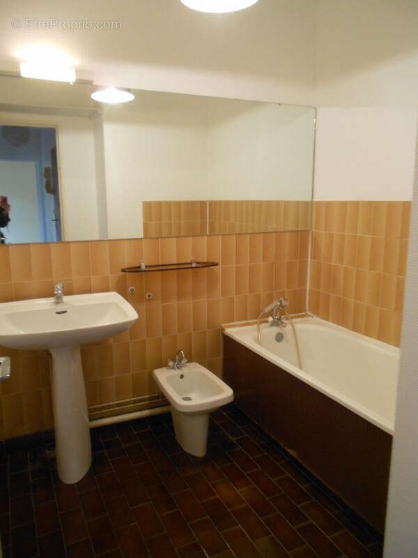 Appartement à VAUX-LE-PENIL