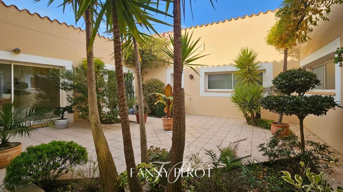 Maison à SAINT-CYPRIEN