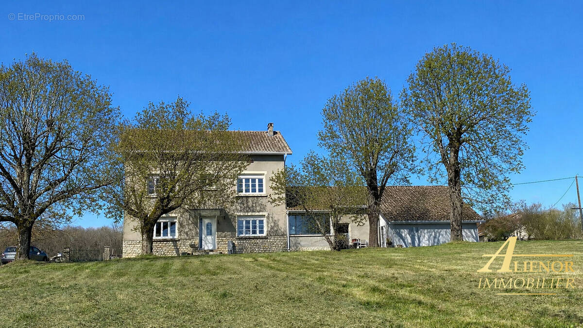 Photo Maison à Brantome au prix de 299 900€