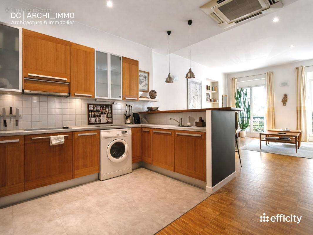 Appartement à PARIS-17E