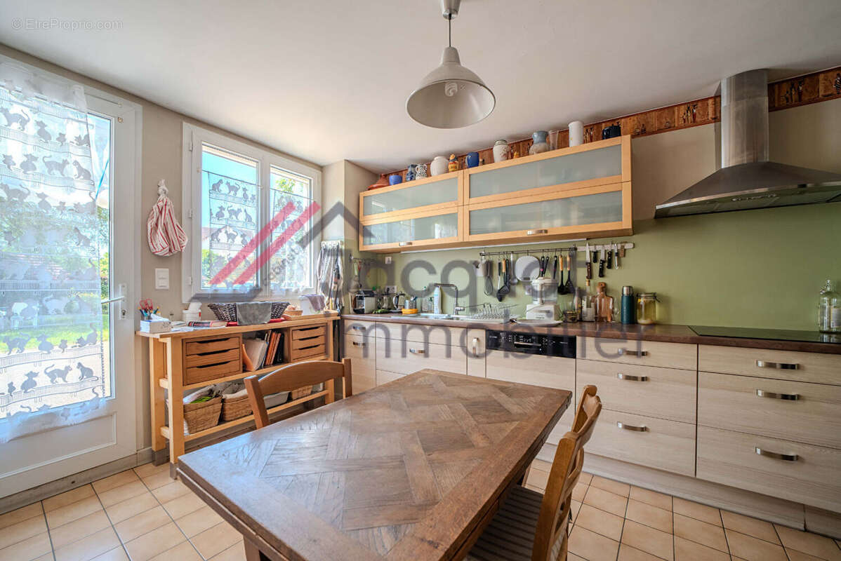 Maison à LONS-LE-SAUNIER