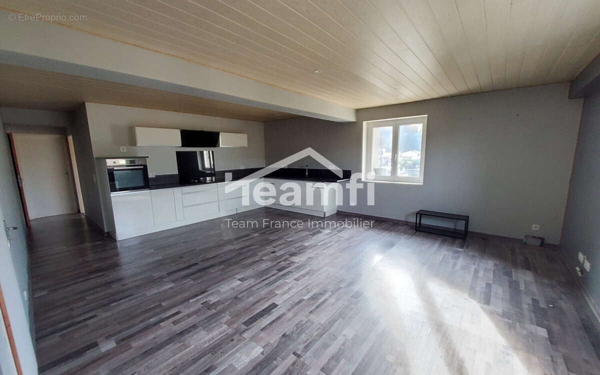 Appartement à GAGNIERES