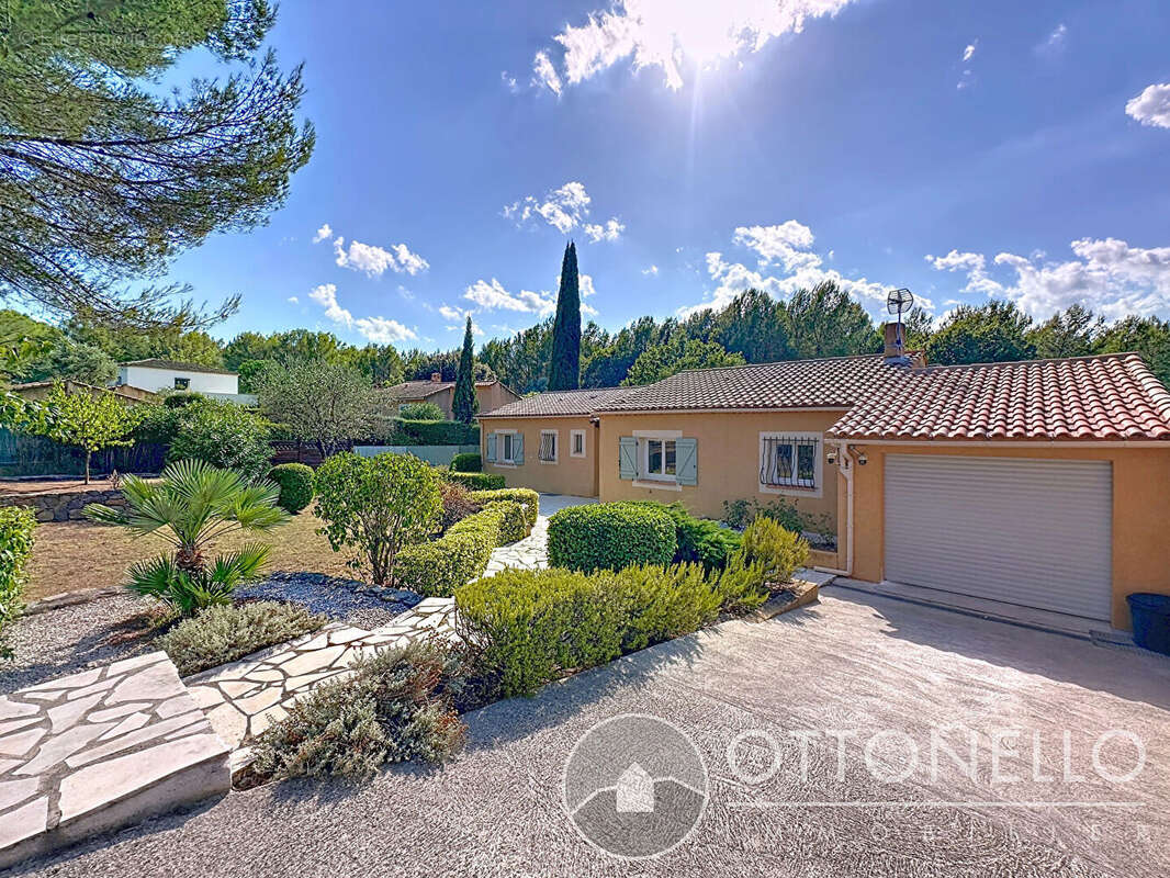 Maison à ROQUEBRUNE-SUR-ARGENS