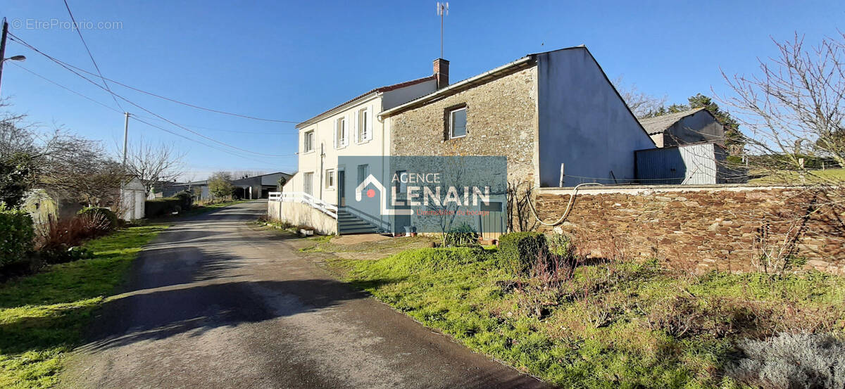 Maison à LA MEILLERAIE-TILLAY