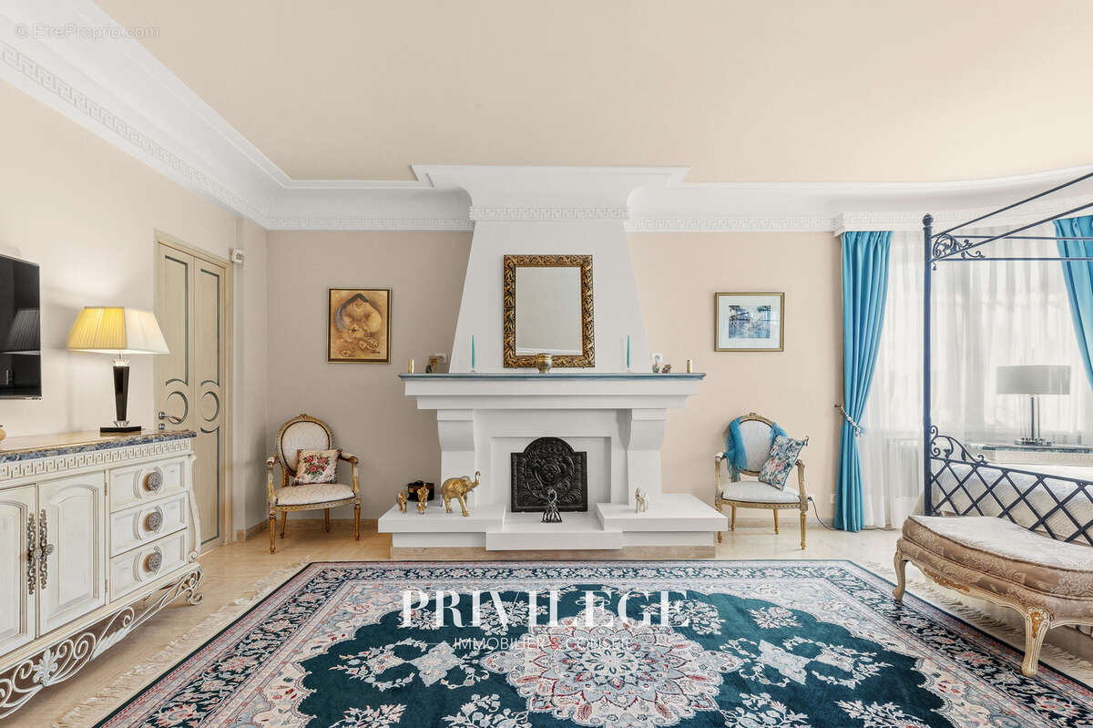 Maison à MOUGINS