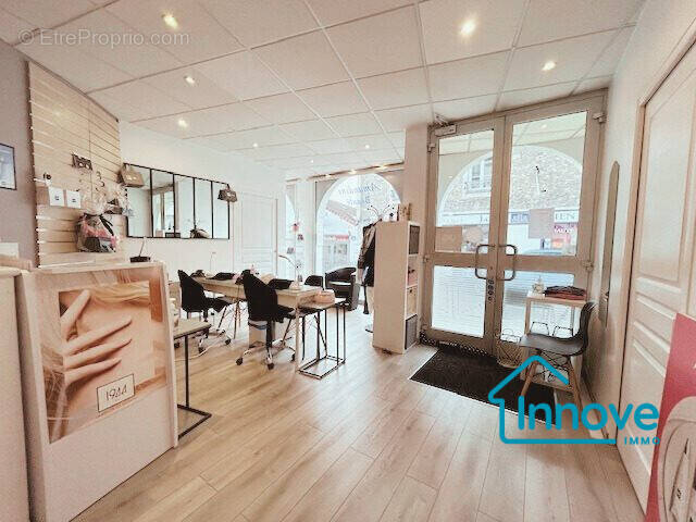 Autre à RAMBOUILLET