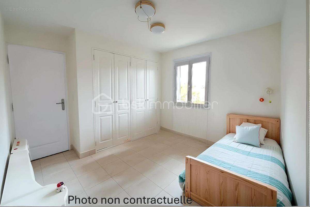 Maison à MONTELIMAR