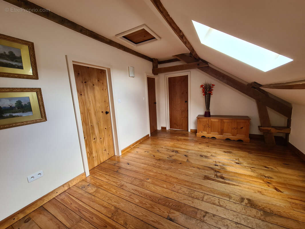 Maison à EYMOUTIERS