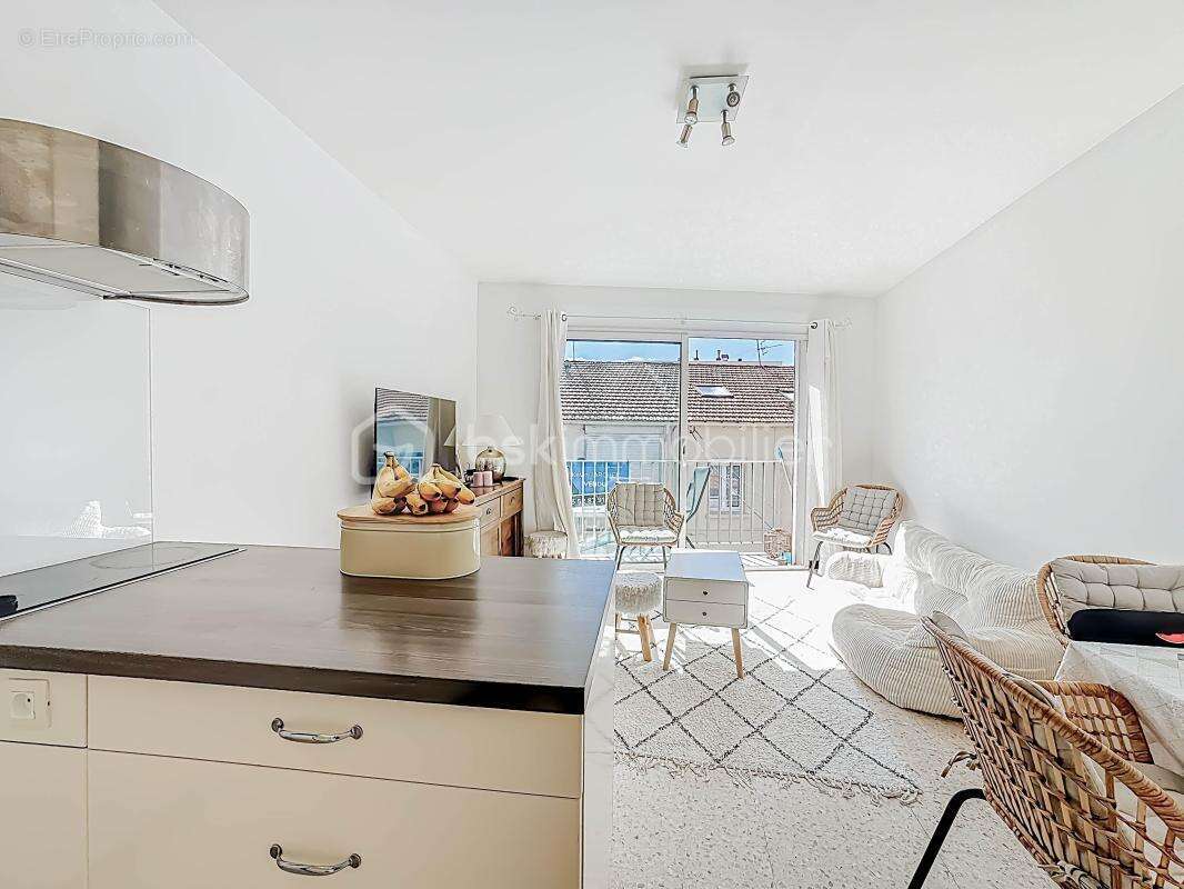 Appartement 3 pièces avec vue canal, balcon, parking et cave – Palavas-les-Flots, centre-ville - photo 2
