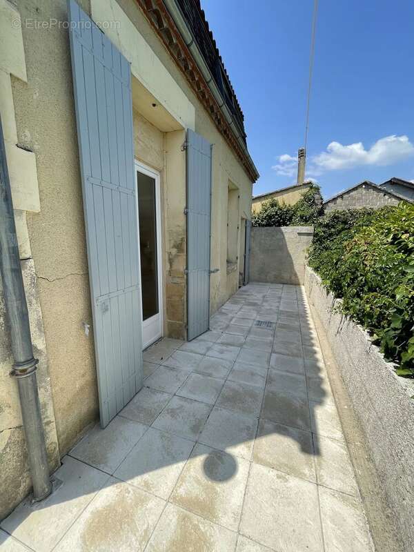 Maison de caractere renovee avec garage -  centre ville de bergerac. - photo 2