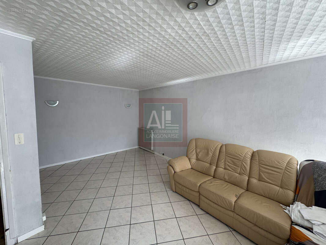 Maison de village avec grand garage - photo 3
