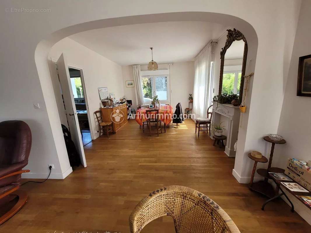 Maison à SAINT-JEAN-D&#039;ANGELY