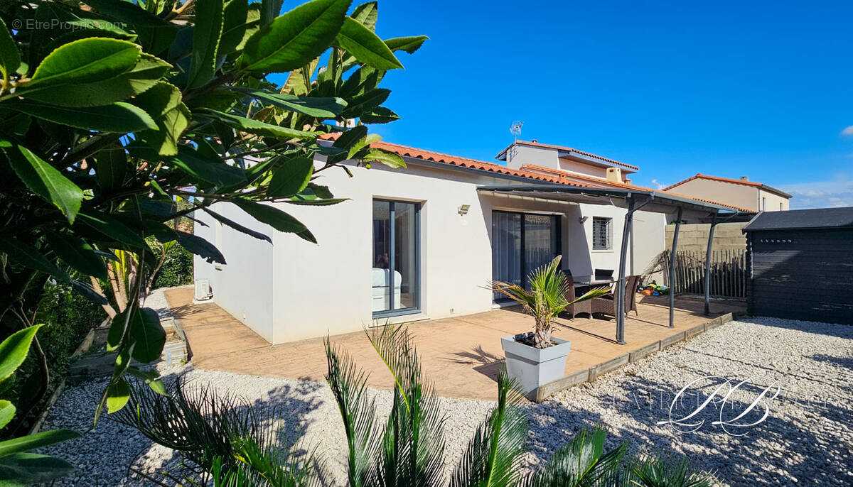 Maison à PEYRESTORTES