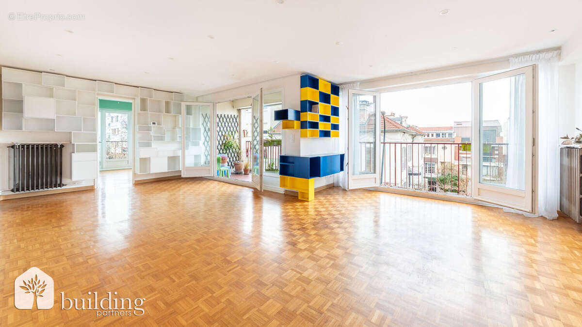 Appartement à COURBEVOIE