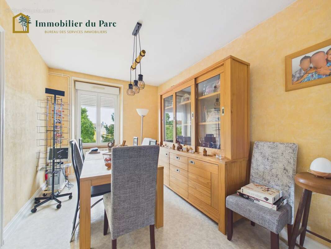 Immeuble de rapport à rénover à Belfort – 198 m², 3 logements + 5 garages – Fort potentiel locatif - photo 10