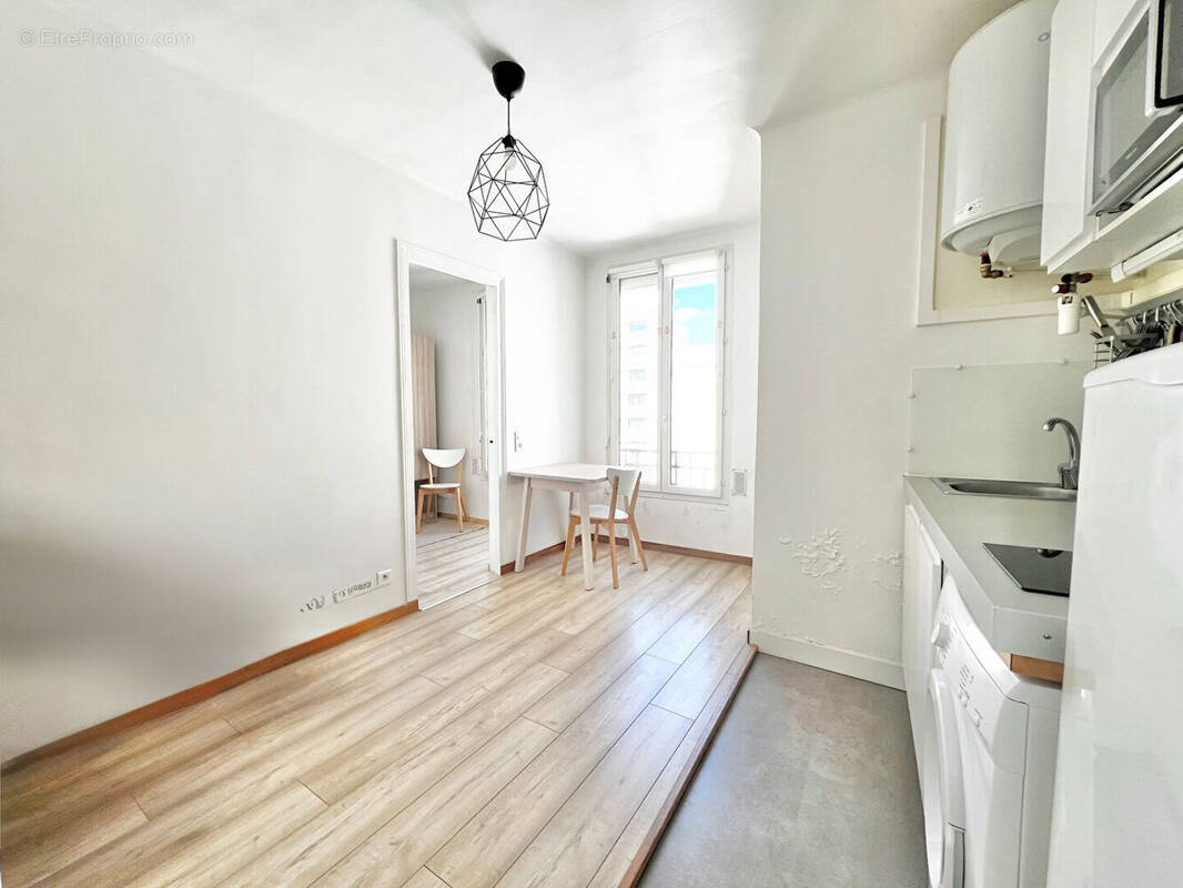 Appartement à PARIS-20E
