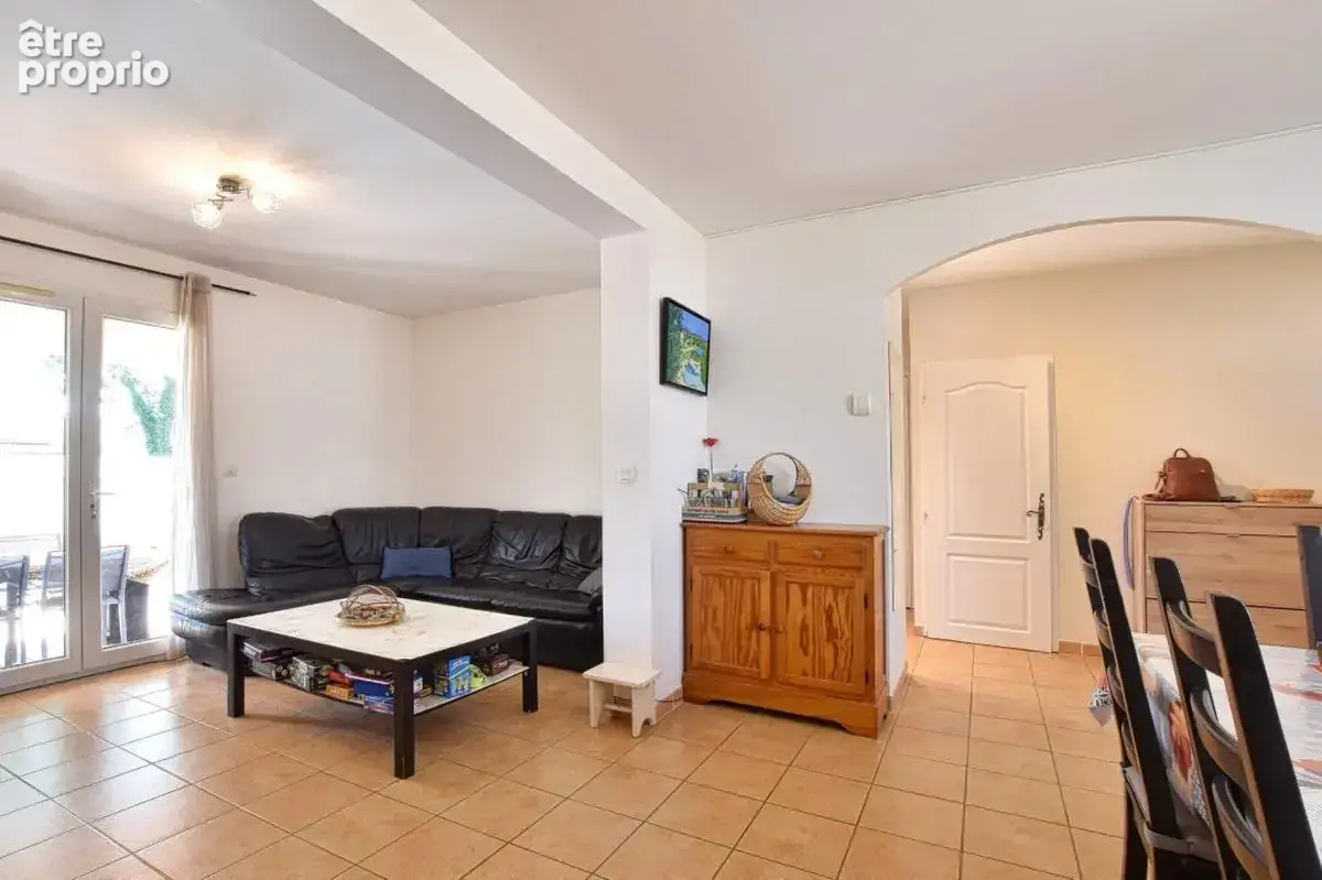Villa familiale avec piscine et garage - photo 5