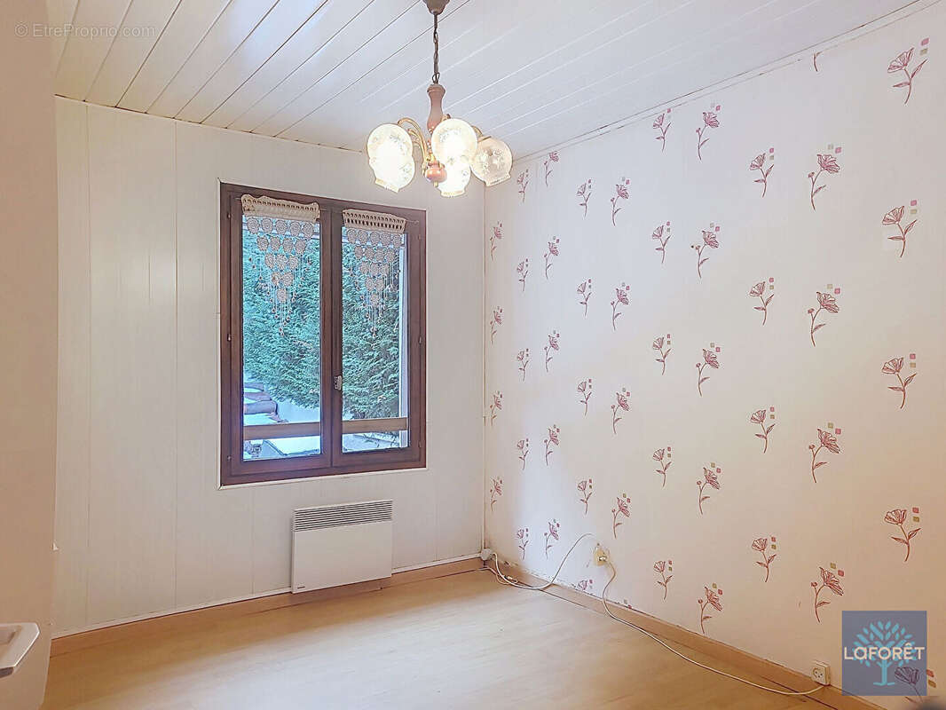 Maison T5 à fort potentiel avec jardin & panneaux solaires de 116m³ - photo 7