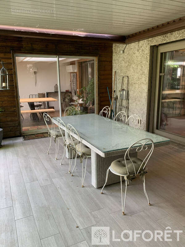 Maison de caractère avec piscine, lac privé et dépendance _ Livry-Gargan Sévigné - photo 13