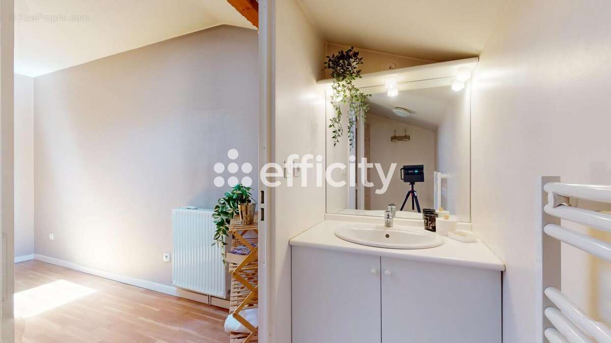 Appartement à TASSIN-LA-DEMI-LUNE
