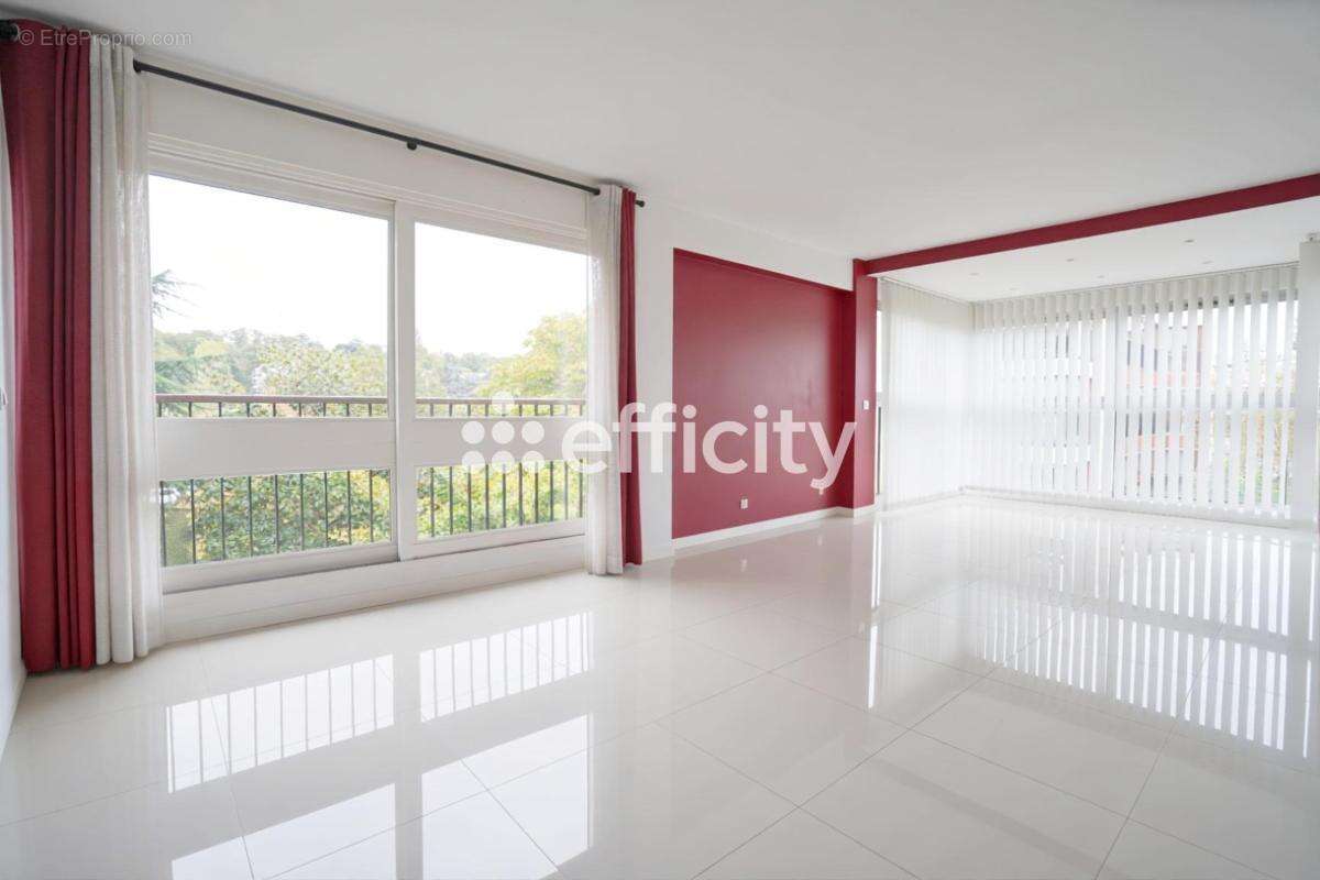 Appartement à LE CHESNAY