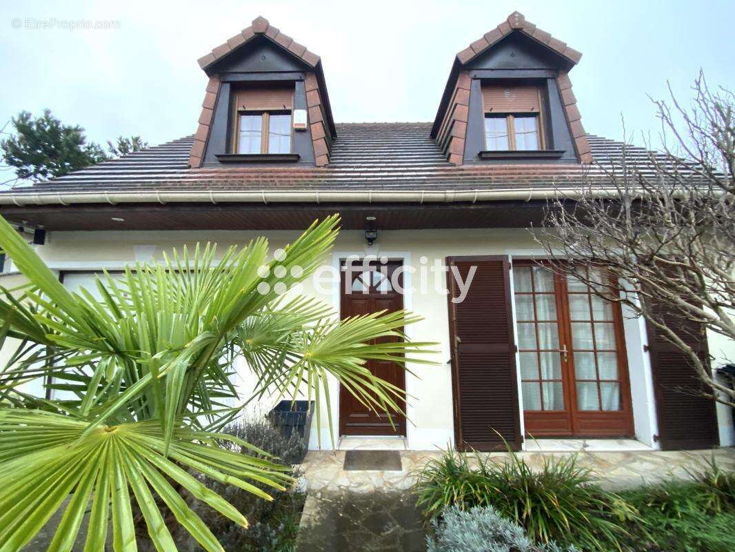 Maison à LIVRY-GARGAN